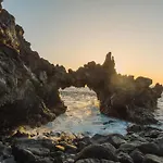 Lar