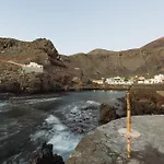 Lar